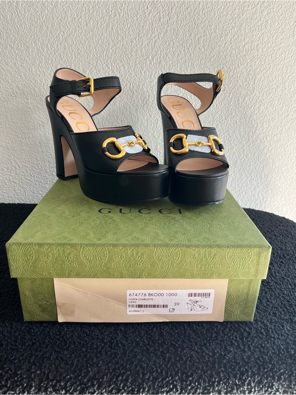 NEW Gucci Black Leather Platform Sandals with Gold Horsebit Detail EU 39 - Picture 2 of 15